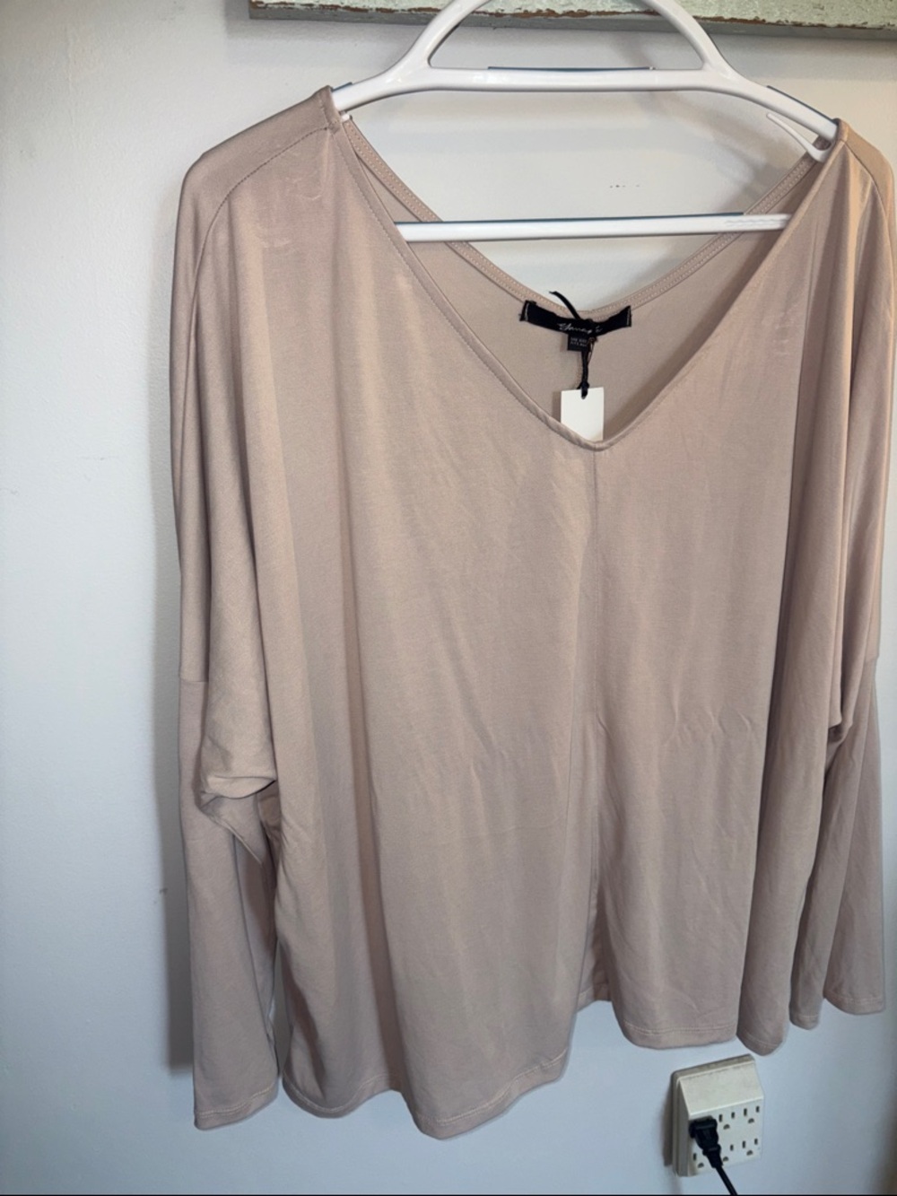 NWT one size fits most V-Neck Long Sleeve lightweight Women's Top in Light Taupe